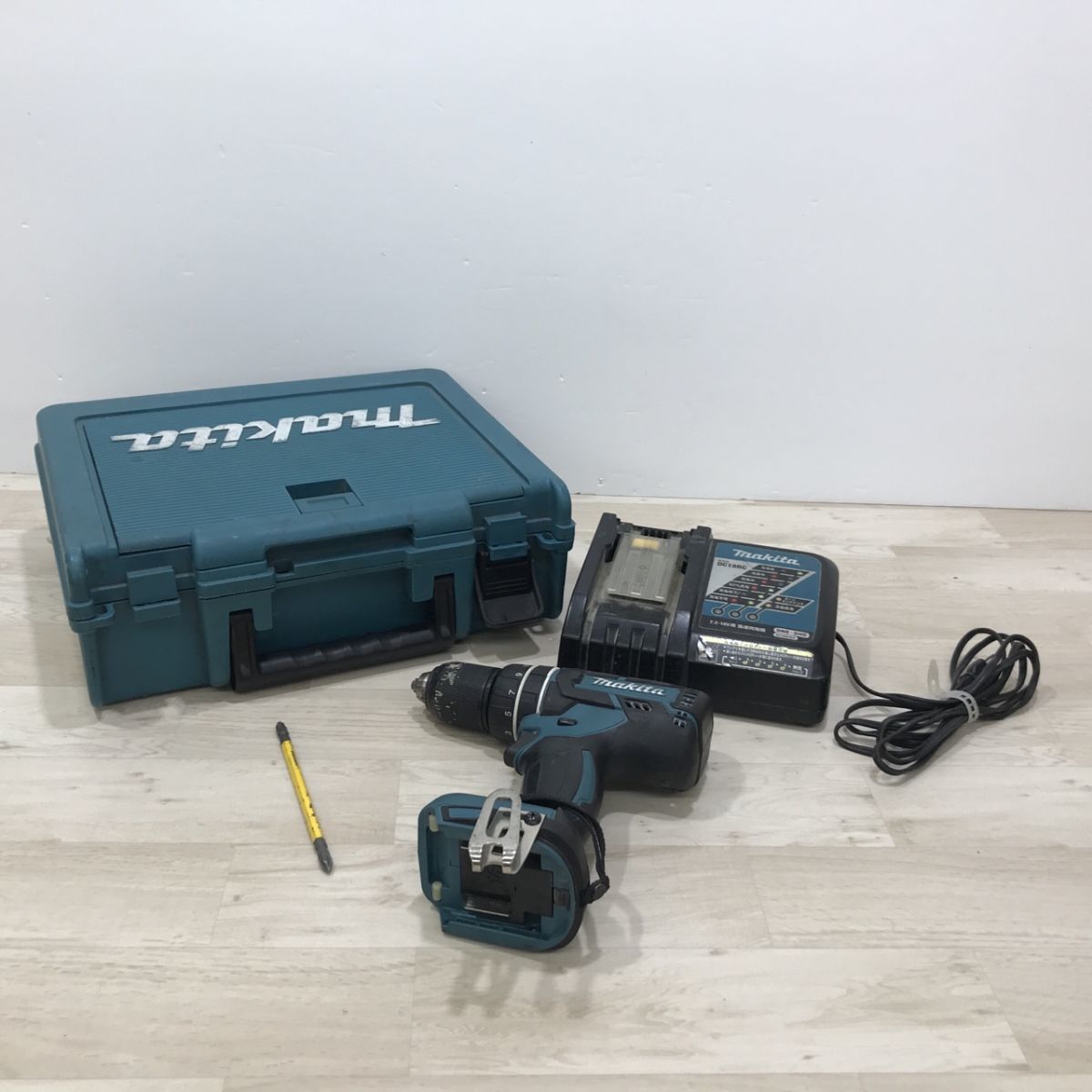 ジャンク makita マキタ 18V 充電式 震動 ドライバドリル HP480D DC18RC 充電器 セット[N5882]
