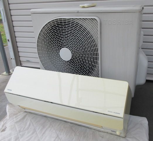 ☆激安☆東芝 大清快VOiCE RAS-562NDR1 ピコイオン 単相200V 冷房5.6Kw/暖房6.7Kw ルームエアコン 主に18畳 カバー木目調