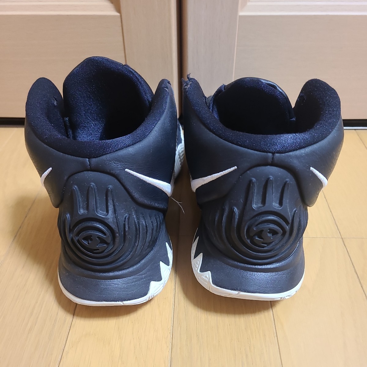 NIKE ナイキ バスケットボールシューズ バッシュ カイリー6 スニーカー _4