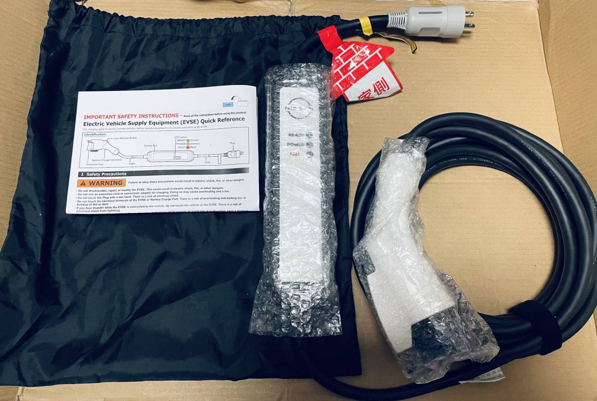 美品　現行機種　日産リーフ充電ケーブル　 6WX0A　　収納袋付　⑦