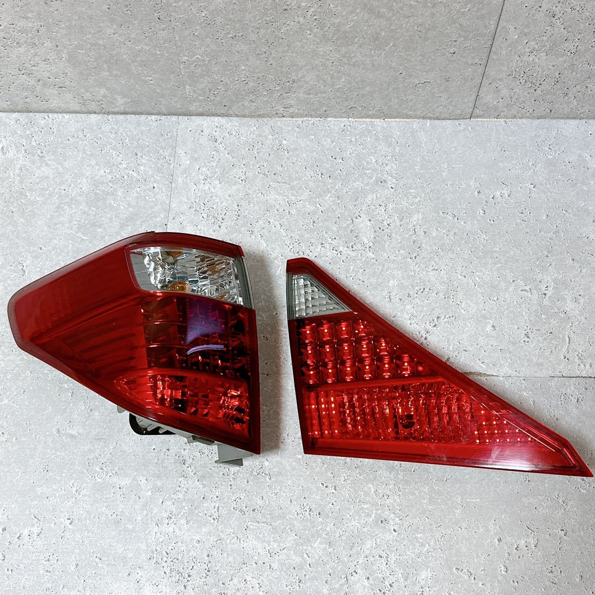美品 トヨタ 純正 20系アルファード 後期テールレンズ テールランプ