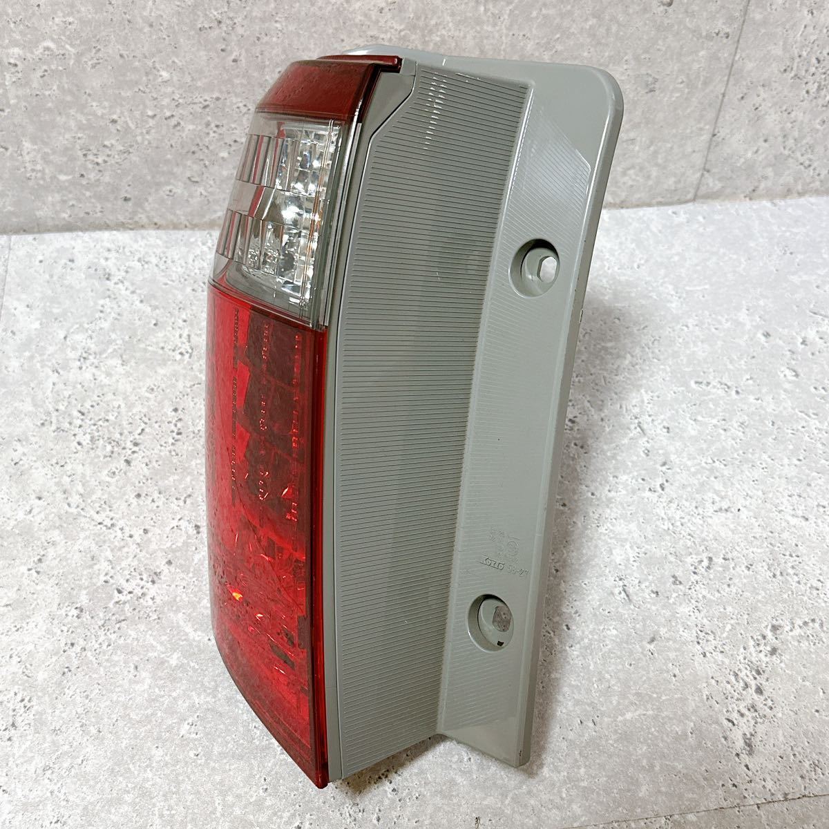 美品 トヨタ 純正 20系アルファード 後期テールレンズ テールランプ