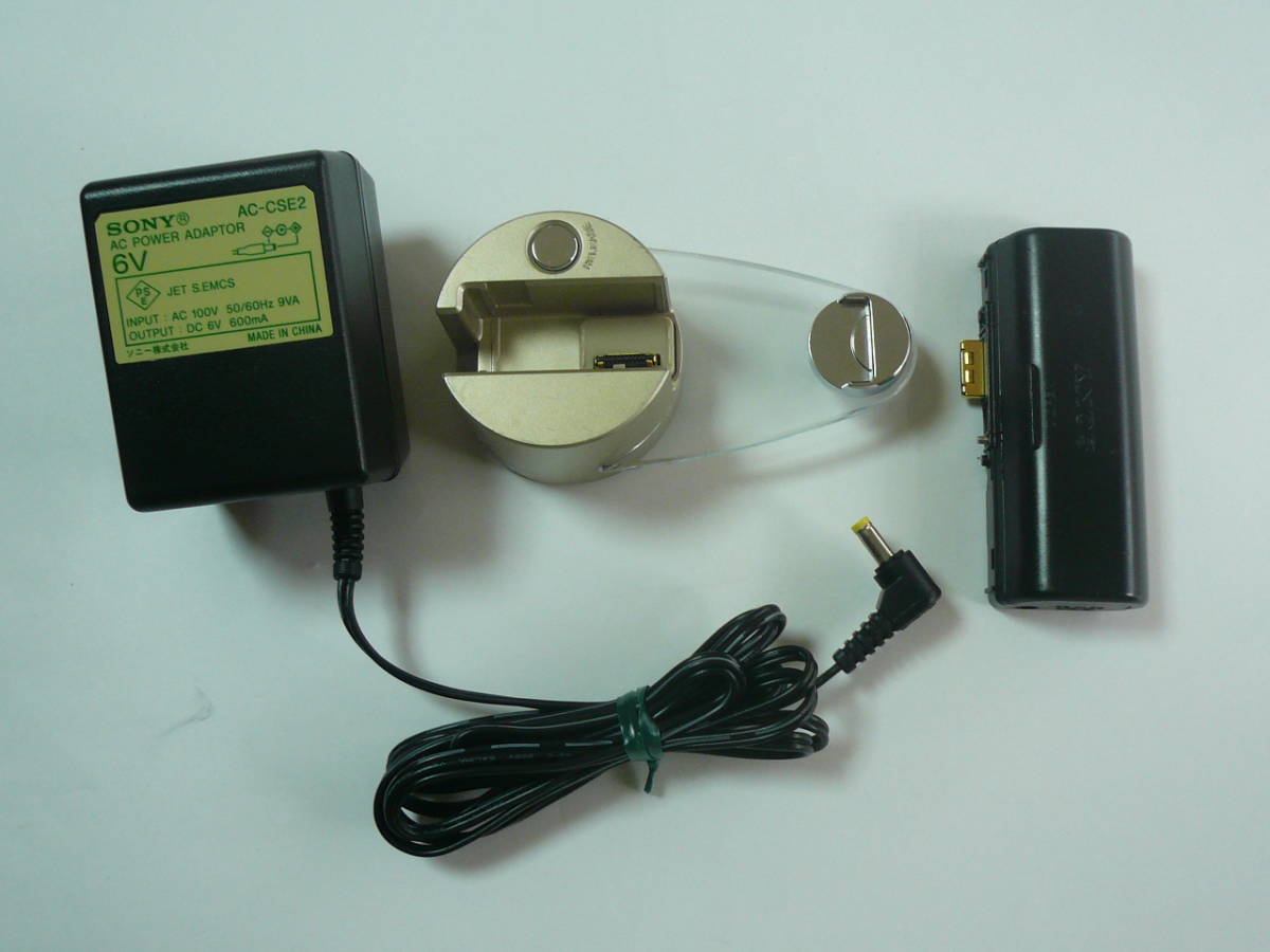 SONY Hi-MDウォークマン MZ-NH1用充電スタンド BCA-MZNH1／乾電池ケ 