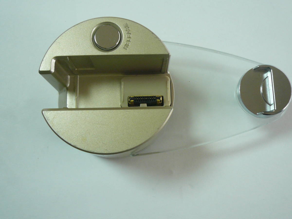 SONY Hi-MDウォークマン MZ-NH1用充電スタンド BCA-MZNH1／乾電池ケ