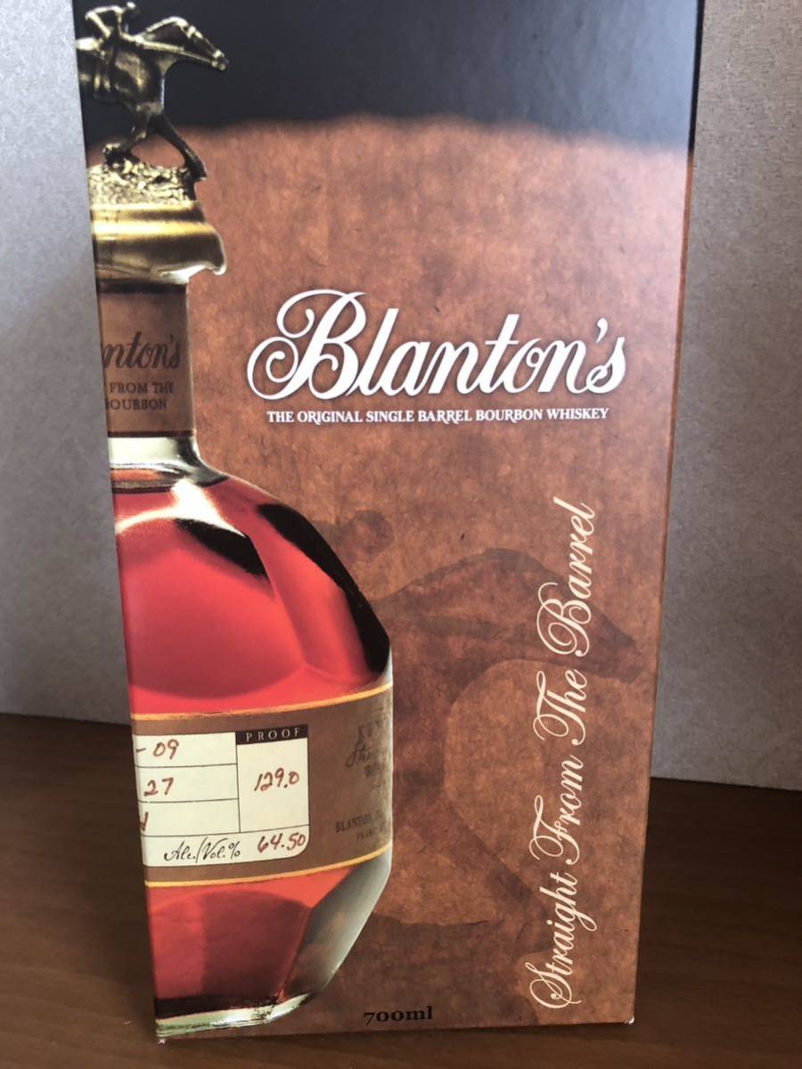ブラントン ストレート (Blanton ストレートフロムザバレル 700ml