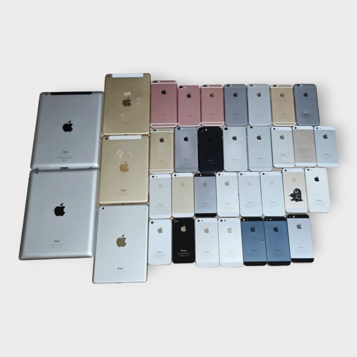 iPad 本体 2台セット ジャンク 部品取り ☆100円スタート☆iPhone・iPad 35台 ジャンク品 まとめ 大量 部品取り