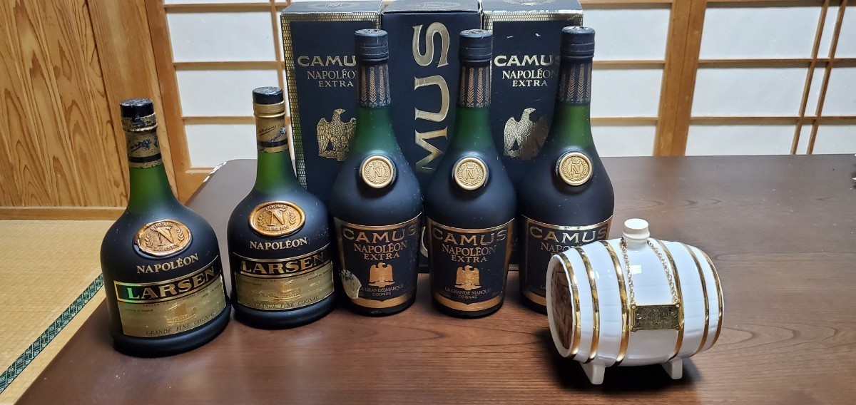 未開栓　☆カミュ ナポレオンエクストラ　☆樽型ナポレオン　☆ラーセン ナポレオン　計6本