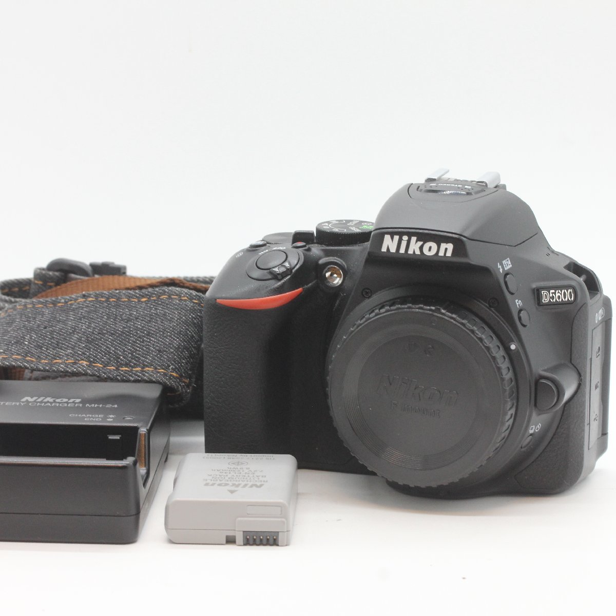 良品 Nikon デジタル一眼レフカメラ D5600 ボディー ブラック D5600BK 