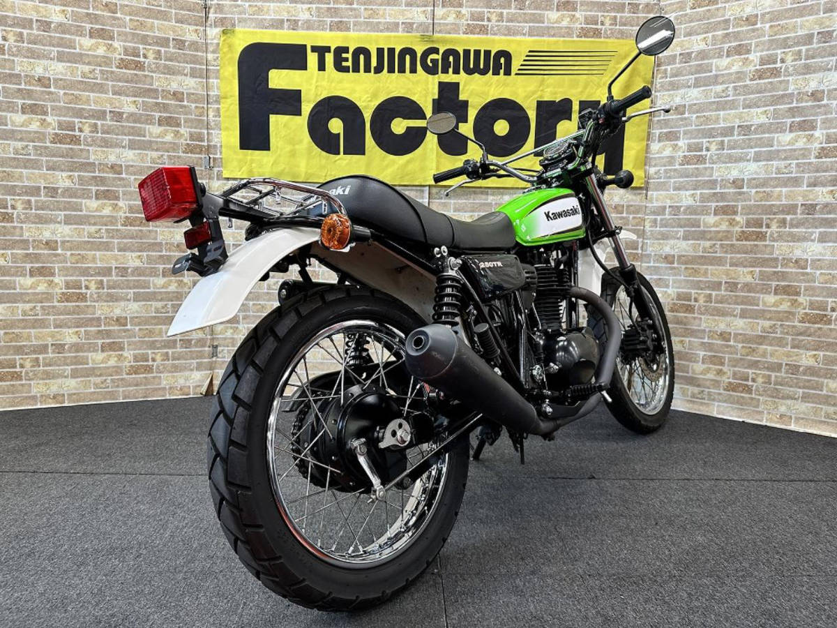 カワサキ 250TR インジェクションモデル タコメーターETC装着