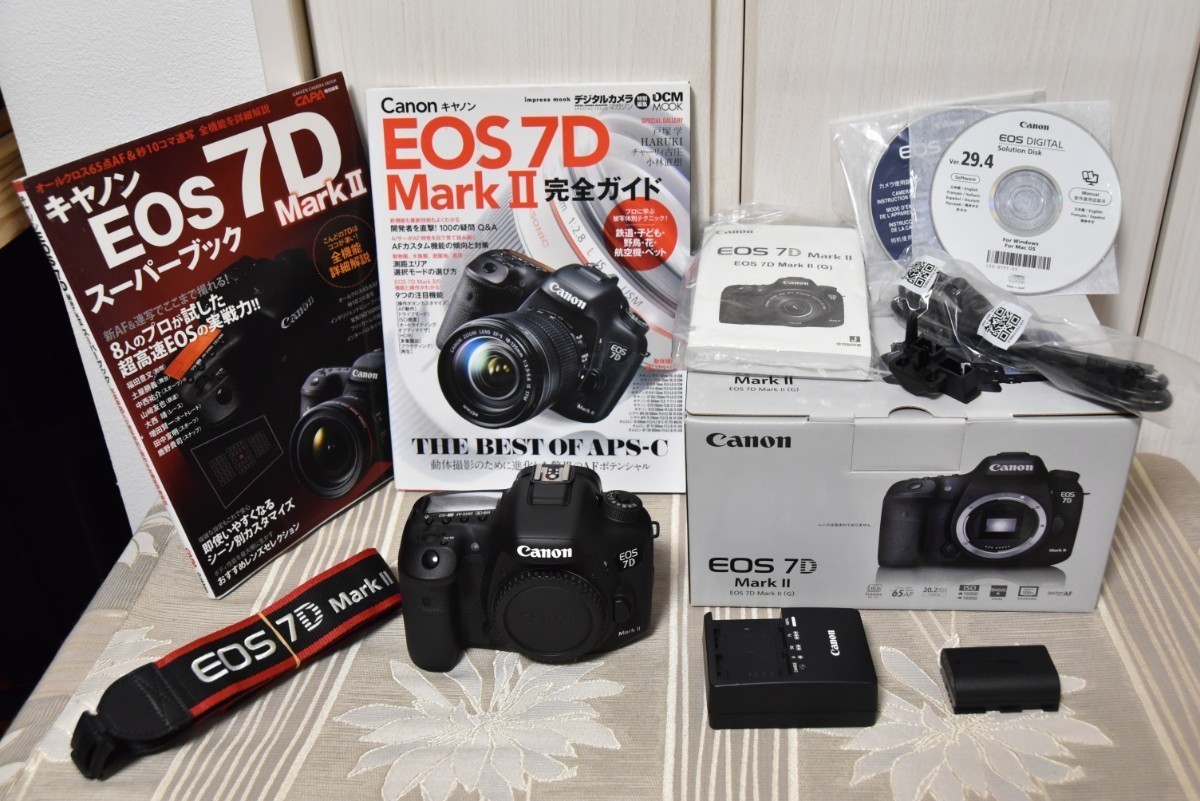 ■ 美品 ■ Canon EOS 7D Mark II 元箱つき 元箱付き！□ほぼ新品□ CANON EOS 7D Mark II 【公式通販】