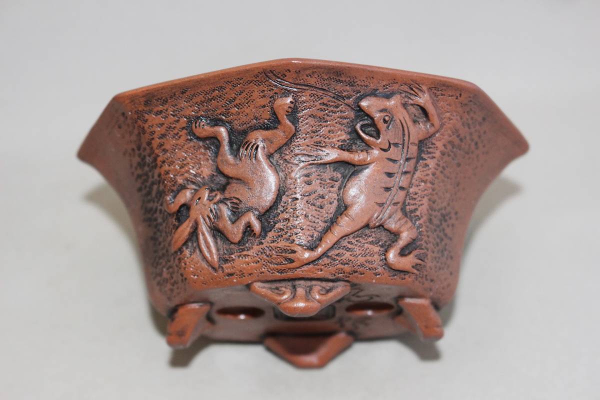 ☆盆栽小鉢【鳥獣戯画浮彫雲足八角】雨宮忍作 巾12，5cm ☆盆栽小鉢