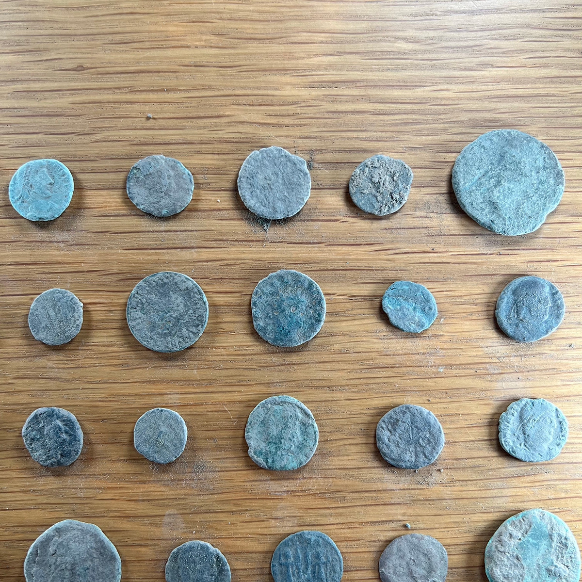 古代ローマコイン】未洗浄未選別アンティークコイン50枚大量まとめてロット！超希少！！(GG2N2Jmcmr) | ｜アンティークコイン・モダンコイン-  258古代ローマ未洗浄未選別アンティークコイン50枚大量まとめて Yahoo!オークション 大量まとめて 全てのコイン