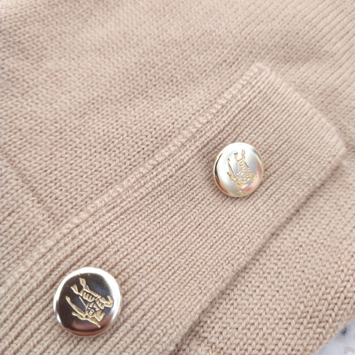 良品 BURBERRYS バーバリーズ 金ボタン ゴールドボタン クルーネック