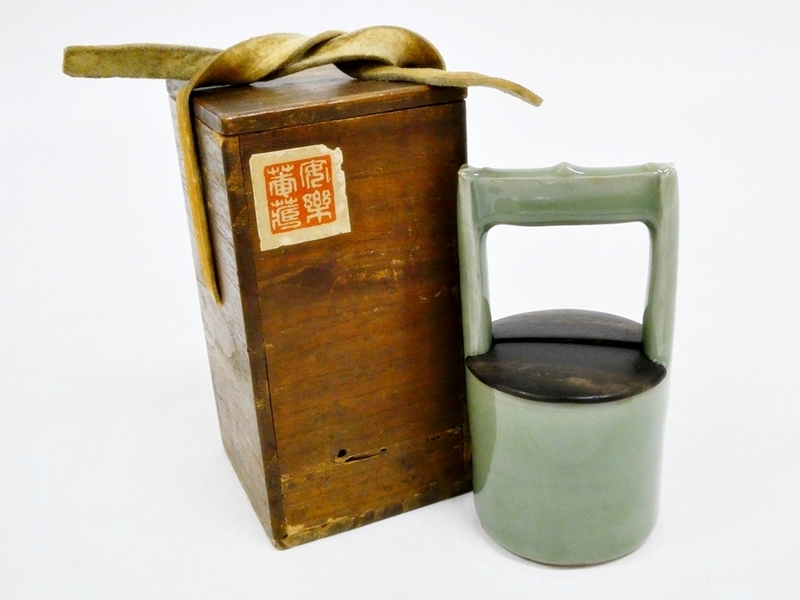  16 37-576473-20 Y 13 砧青磁手桶茶器 北栄時代 茶器 茶入れ 高さ約12cm 共箱付属 工芸品 骨董 福37(青磁)｜売買されたオークション情報、yahooの商品情報をアーカイブ公開 - オークファン 骨董陶磁器一般