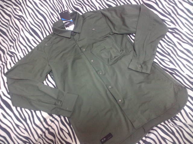 訳あり◆FOA402841◆カーキ◆新品◆日本　Ｍ◆OAKLEY◆オークリー◆春秋◆SKULL COMMON LS SHIRT 3.0