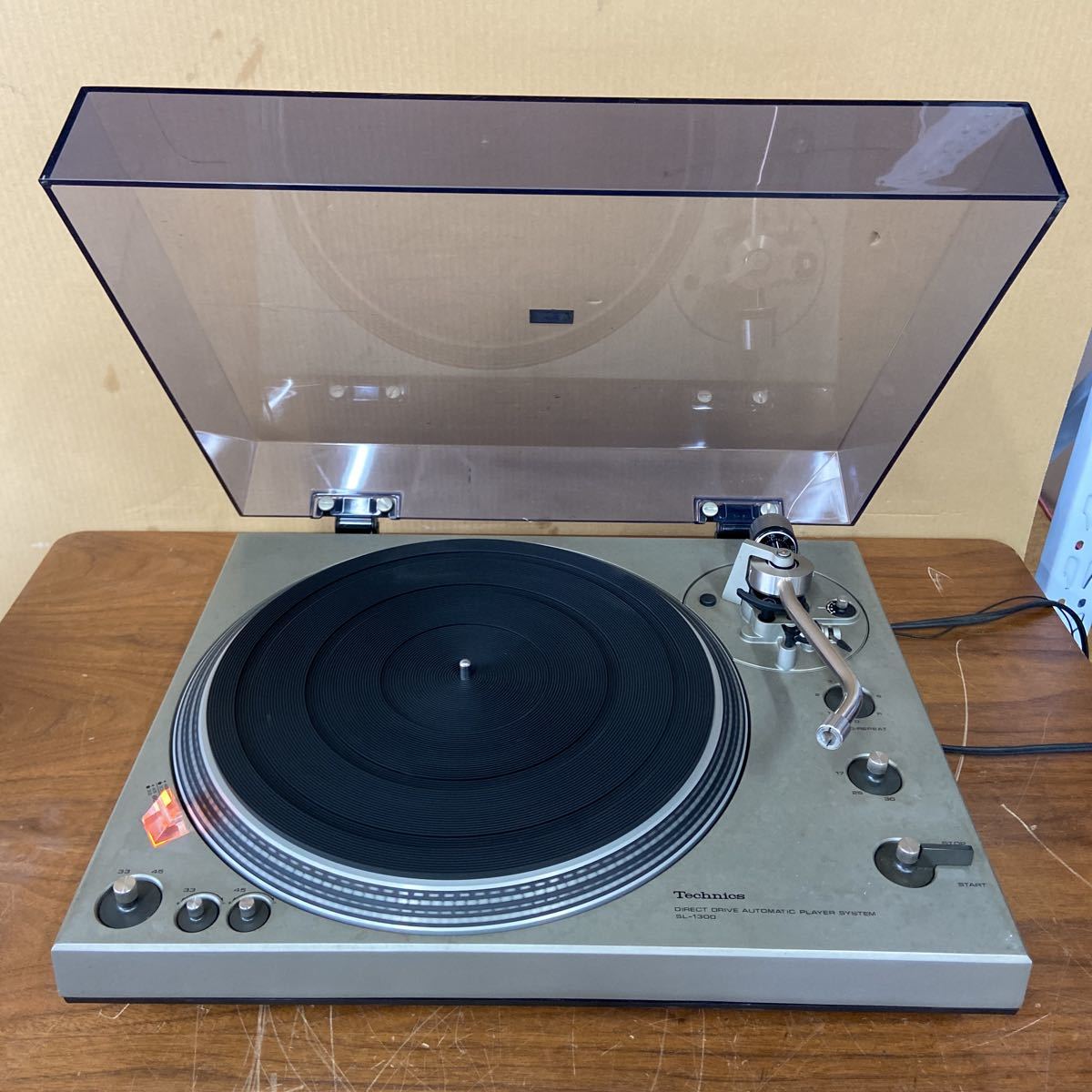 UTt722【通電OK】Technics SL-1300 テクニクス レコードプレーヤー 