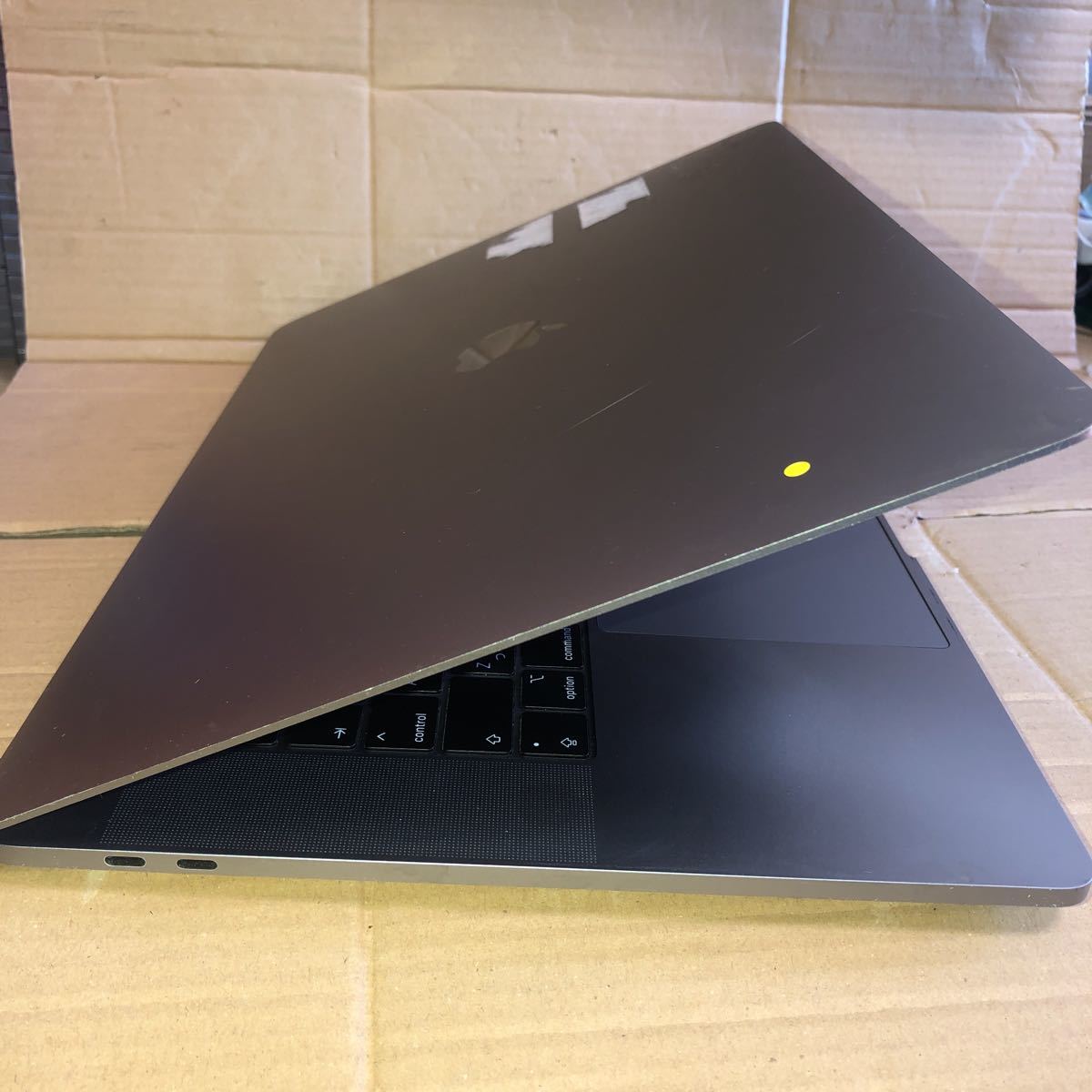 ジャンク Retina MacBook Pro A1990 2018 Core i9 15インチ 005【返品