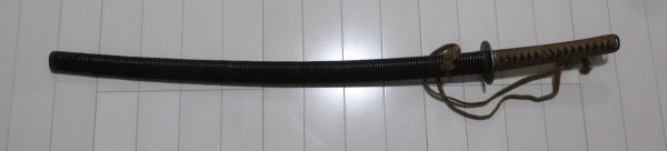 居合刀 とてもかっこいい籐巻の鞘に鎚目の縁頭 鍔 鐺に馬の図の目貫の