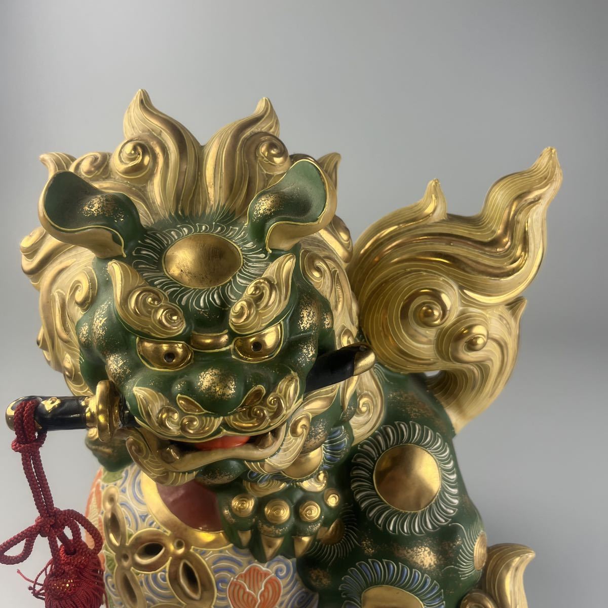 九谷焼 須栄義 シーサー 置物 魔除け 獅子 須栄義 九谷焼 玉乗り獅子 魔