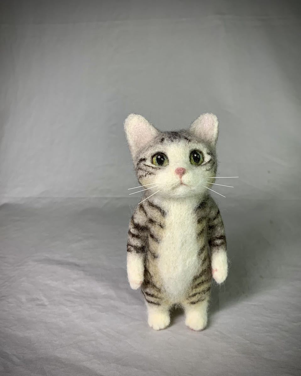 羊毛フェルト 猫 キジ白 ハンドメイド | mia 置物 キジ白猫立体羊毛