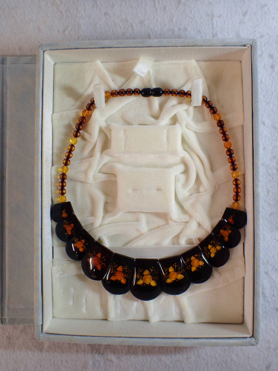 4★本琥珀　ネックレス　ケース付