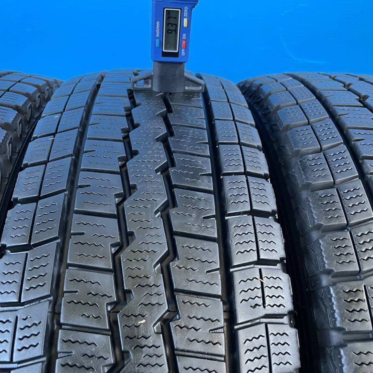 195/80R15 107/105L LT ダンロップWINTERMAXX スタッドレスタイヤ195 