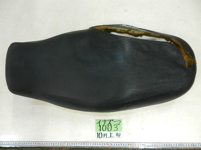 1003 GK7BA イナズマ400 ジャンク シート 140サイズ スズキ イナズマ