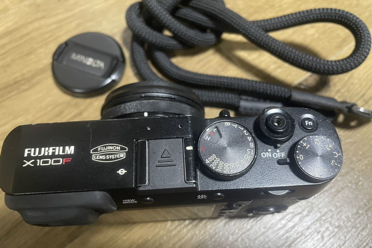 FUJIFILM X100F コンパクトデジタルカメラ　（ジャンク品） FUJIFILM X100F ブラック 黒 実用品 X100F FUJIFILM ブラック ジャンク