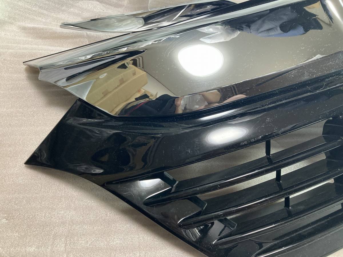 中古 希少 ヴェゼル ハイブリッド 後期 純正 グリル RU1 RU2 RU3 RU4 