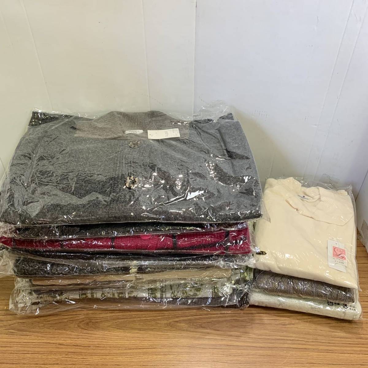 ★ 格安スタート！送料込み！レディスセーターまとめてF／新品15着 トップス カーディガン セーター ブルゾン アンサンブル　☆