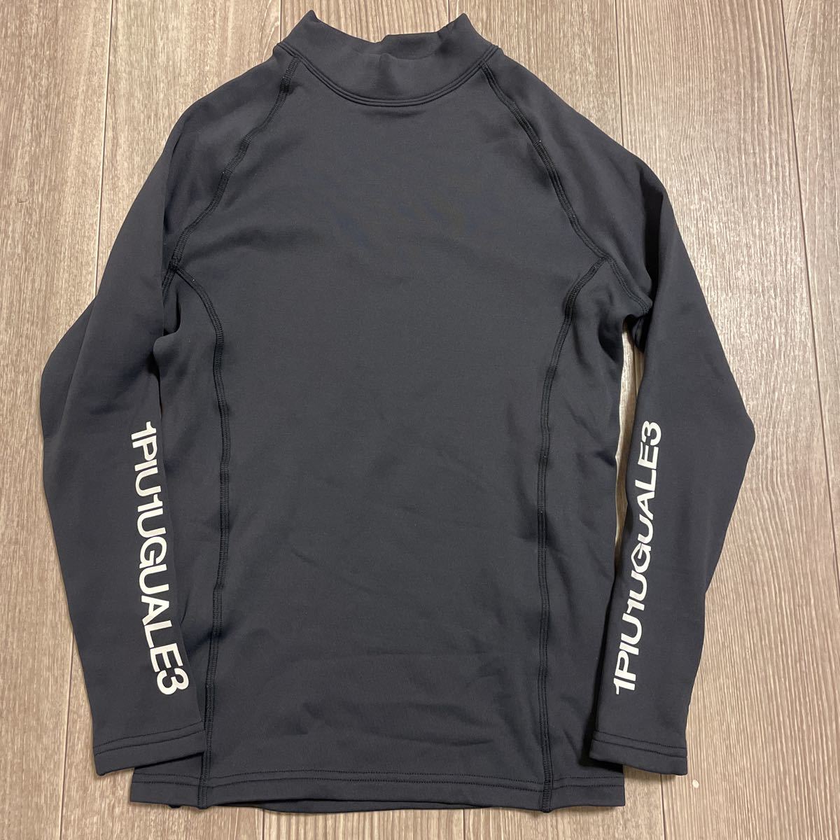 HA634 1PIU1UGUALE3 GOLF 長袖 アンダーシャツ PLAIN black size3 MRT180- NYU015 インナーシャツ ゴルフウェア 裏起毛 防寒 インナー