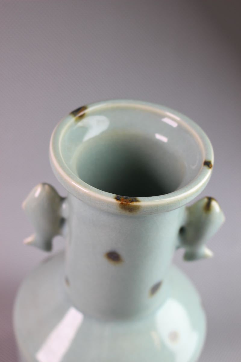 中国古玩 【辰】357 青磁二耳古花瓶 朝鮮？ 中国？ 日本 古陶磁器 時代 古