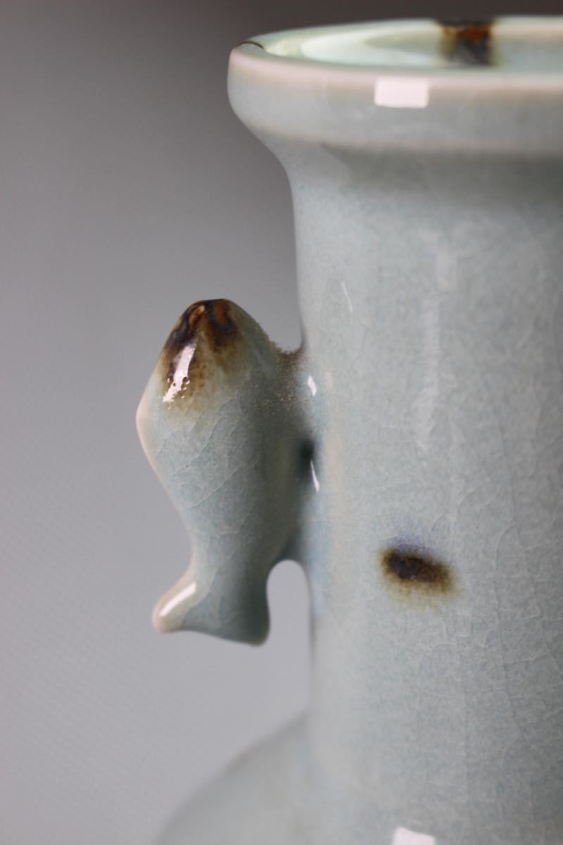 中国古玩 【辰】357 青磁二耳古花瓶 朝鮮？ 中国？ 日本 古陶磁器 時代 古