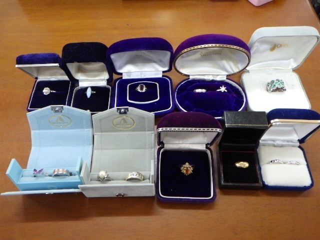 材質不明　レディース指輪１４点