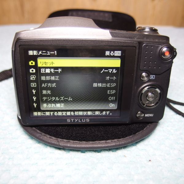 オリンパス Olympus コンパクトデジカメ Stylus SZ16（シルバー