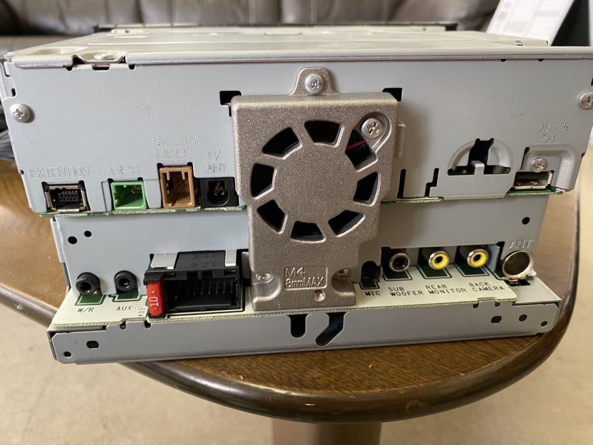 カロッツェリア carrozzeria AVIC-RW03 7インチ 200mm 楽ナビ 最新 