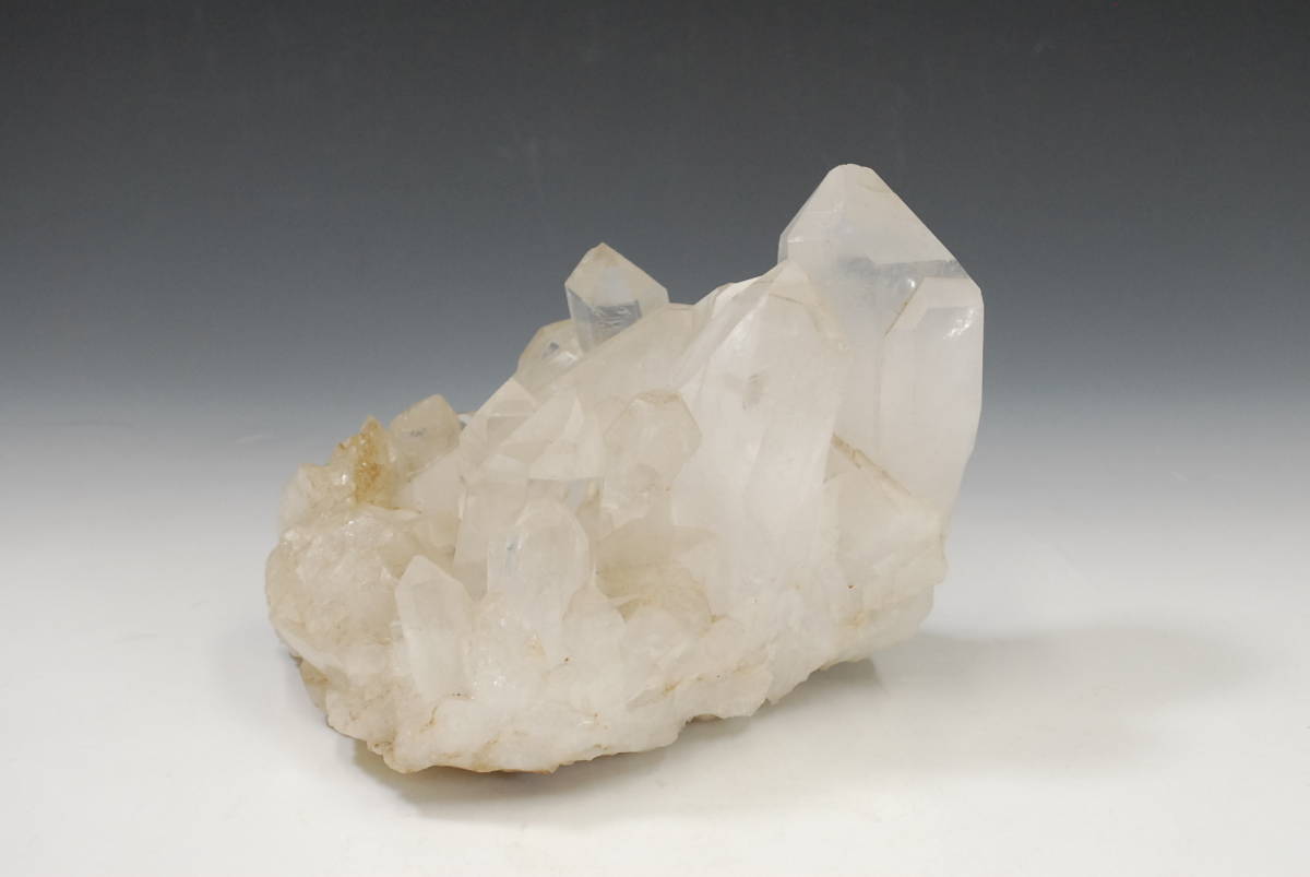 鑑賞石】 水晶クラスター 横幅：25㎝ 縦幅：21㎝ 重量：2.7kg