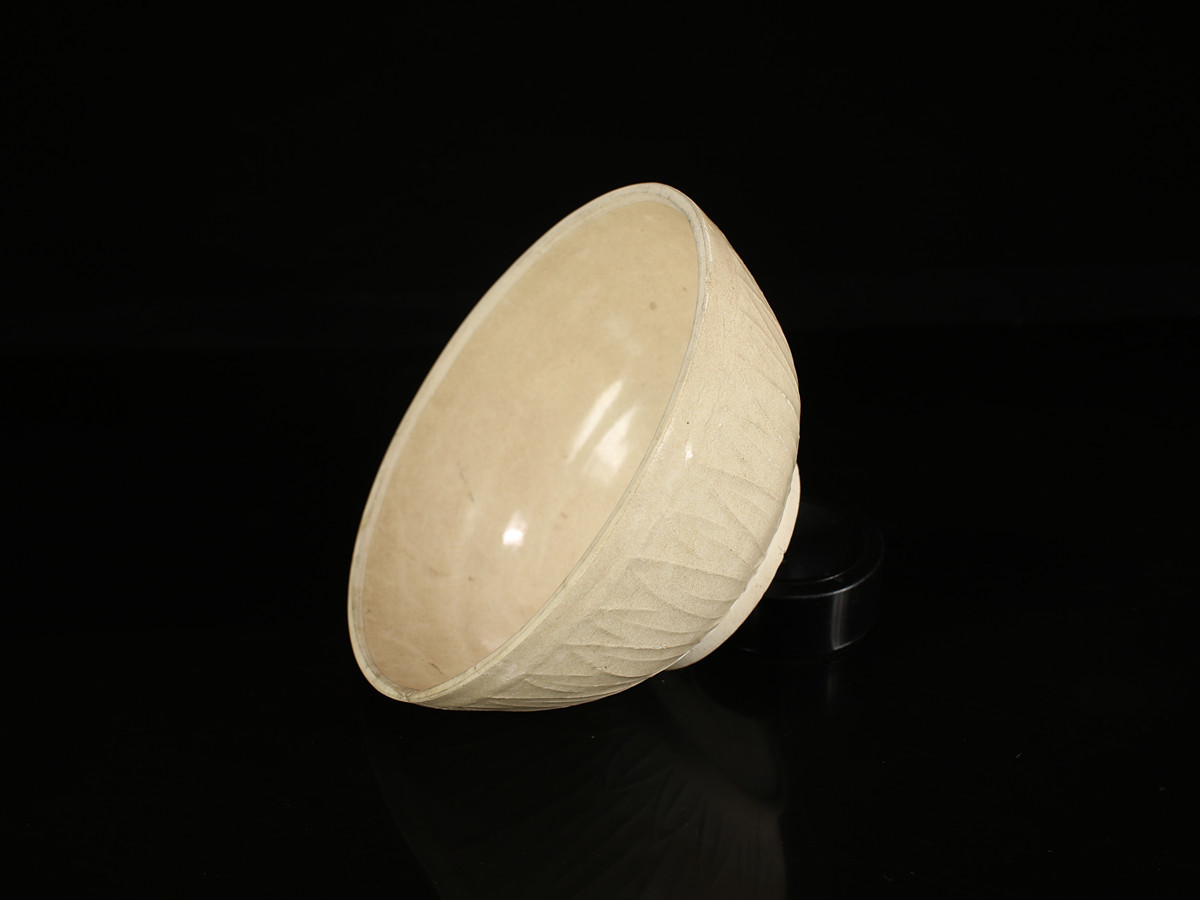 CC688 唐物 【宋代】 白磁 茶碗／箱付 時代の古カンニューあり！ h