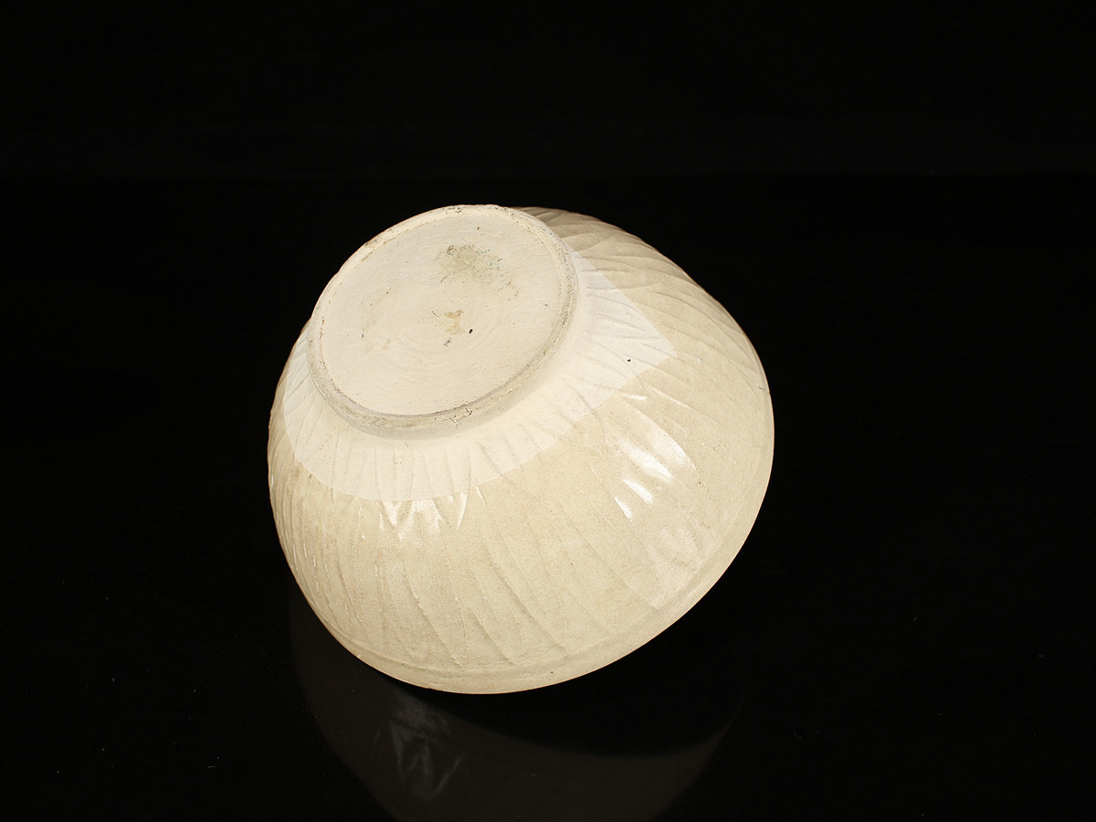 CC688 唐物 【宋代】 白磁 茶碗／箱付 時代の古カンニューあり！ h