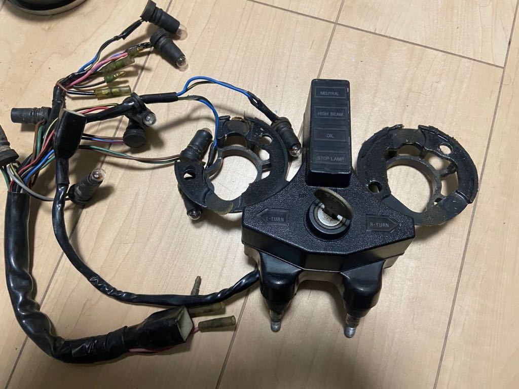 カワサキ カワサキ z系 メーターブラケット インジケーター キー付き