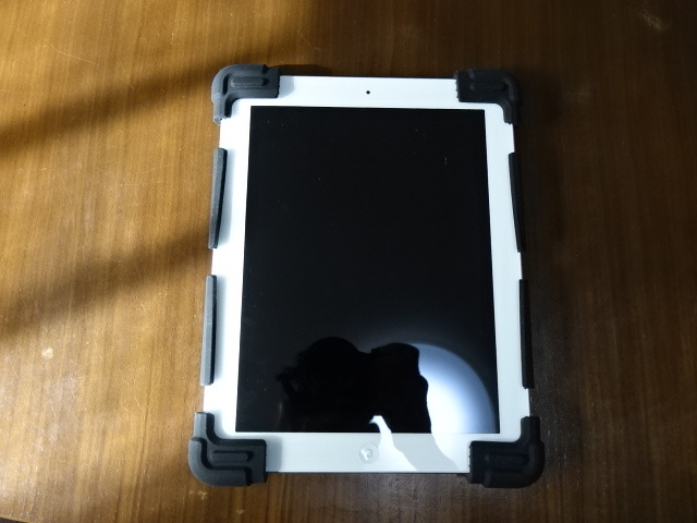 Apple iPad 第4世代 Wi-Fi 128GB A1458 カバー付き