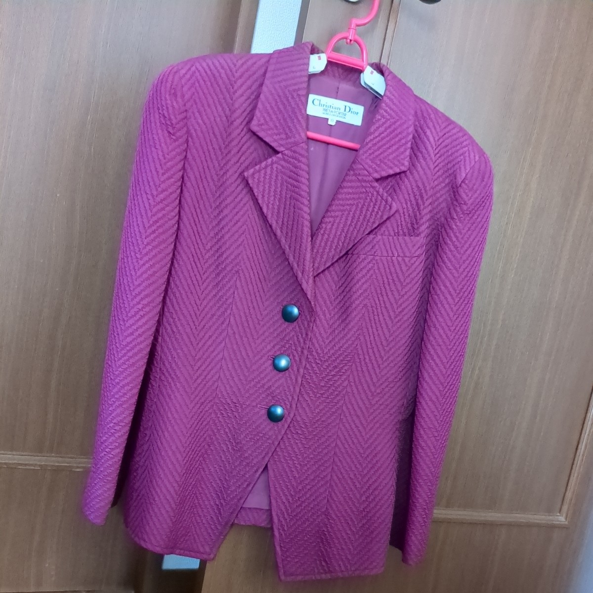 ★Christian Dior クリスチャン ディオール 毛63％，絹37%.ワインレッドジャケット サイズ13 超高級