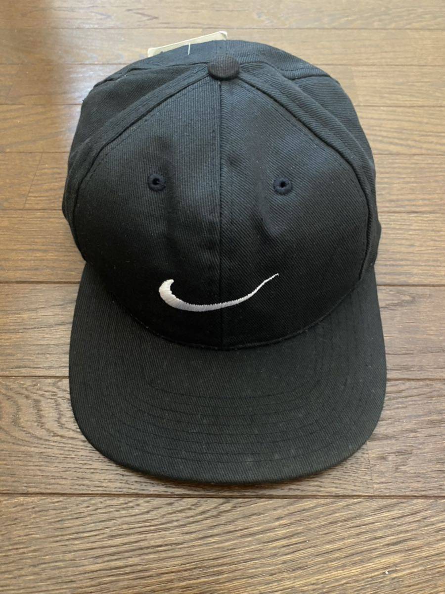 デッドストック 90s NIKE 刺繍ロゴ キャップ USA製 ファッション な