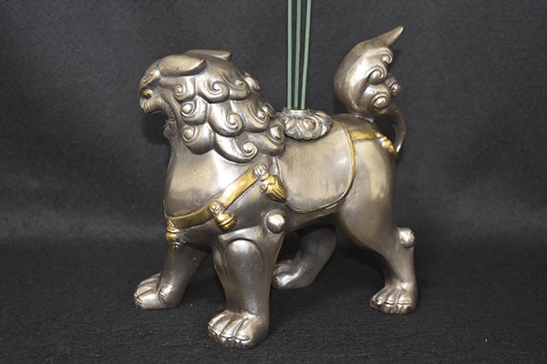 光成】白銅製・精金堂造「唐獅子・線香立て香炉」共箱・台付・高さ18.2