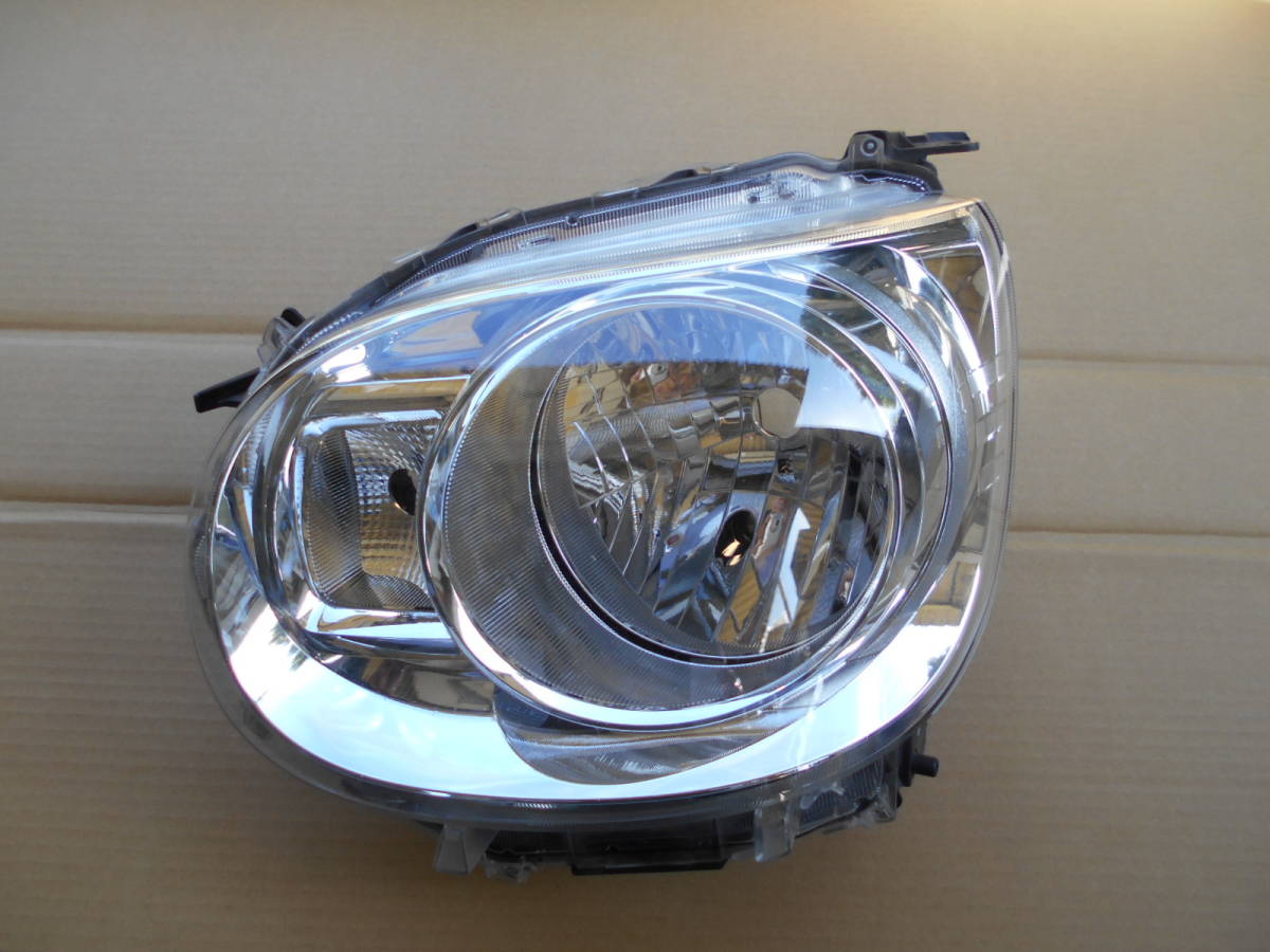 H29.3ムーヴキャンバスLA800S左ヘッドランプ中古 破損無 81170-B2650