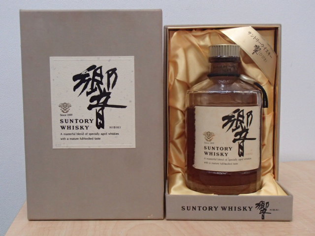 ゆ*ー様 響 裏ゴールドラベル (液減り有り、液漏れ？) サントリー ウイスキー 響 750ml 43% 裏ゴールドラベル 液漏れ有