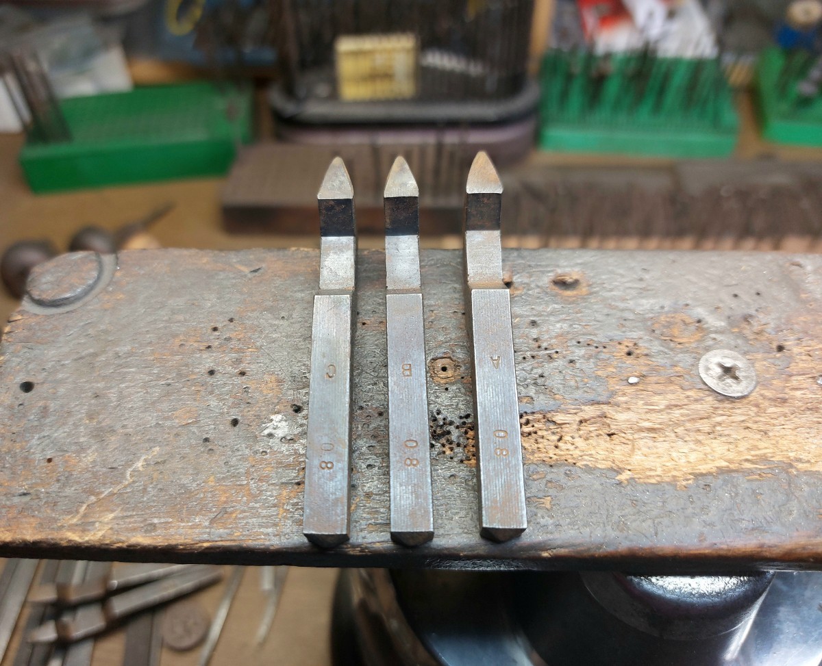 彫金用刻印 英文字 26文字(0.8mm・少曲がり)