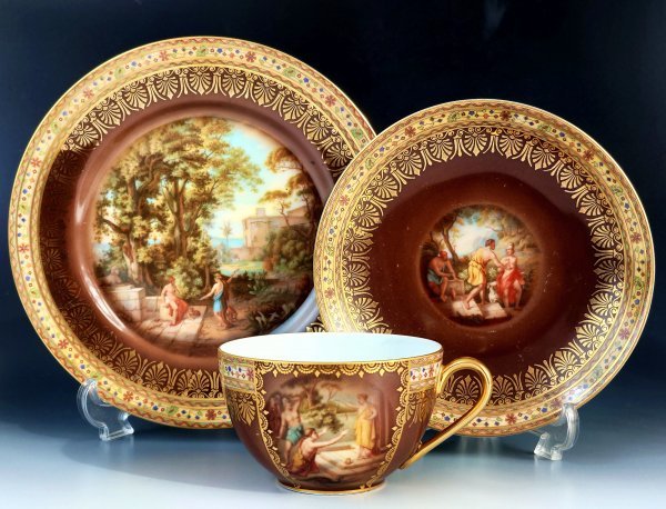 エピアグ ロイヤル チェコ磁器 金彩 クラシックシーン キャビネット トリオ