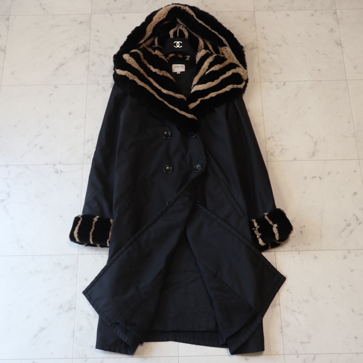 美品★アルマーニ ARMANI COLLEZIONI★Italy製★豪華リアルファーフード 中綿 ロングコート size 40 ～M相当～