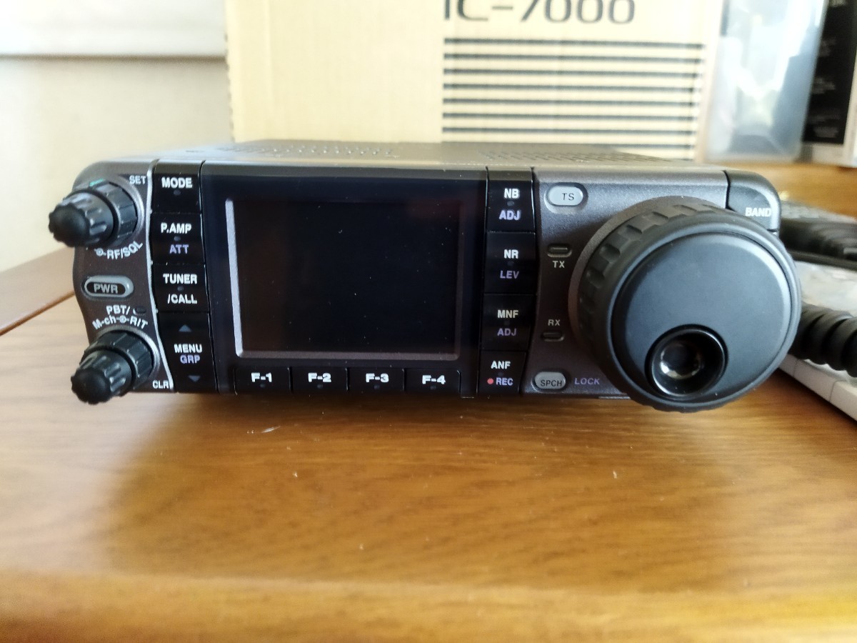 ICOM　IC-7000　HF／50／144／430　オールモードトランシーバー アイコム IC7000 HF/50/144/430 オールモードトランシーバー ICOM